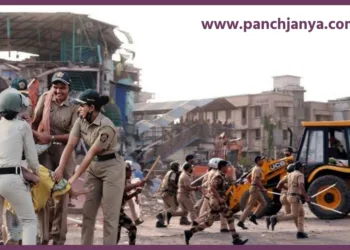 Bandra Station Encroachment Stone Pelting