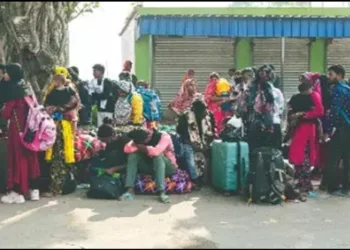 Bangladeshi Infiltrators returning from WB