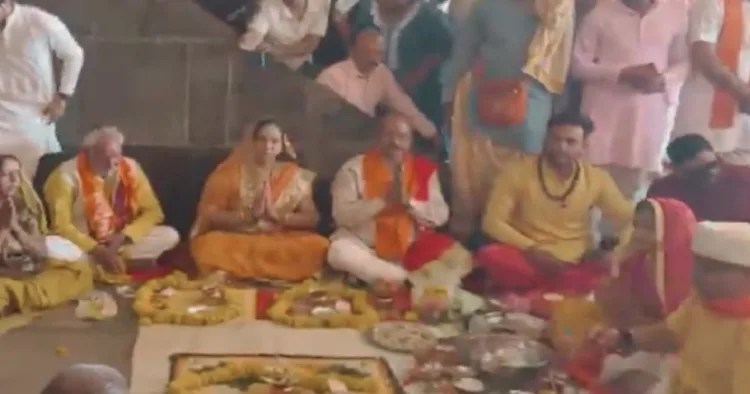 सूर्योदय के साथ गूंजे मंत्रोच्चार