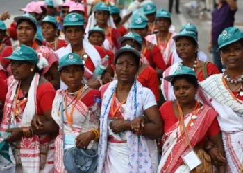 जनजातीय सांस्कृतिक समागम में शामिल होतीं जनजातियां