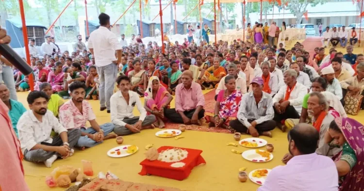 पालघर में वनवासी समाज की घर वापसी