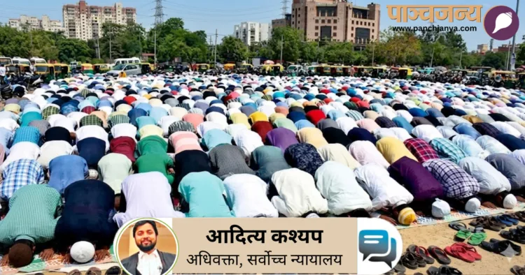 नमाज अदा करते मुसलमान (फाइल चित्र)
