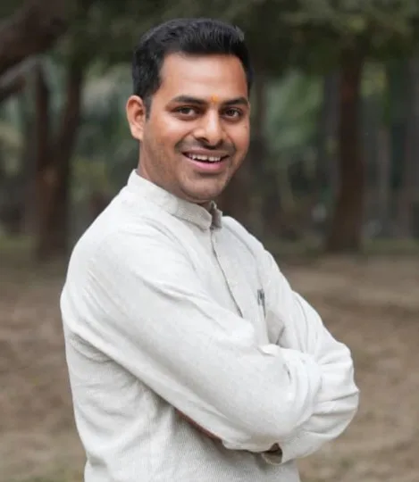 सार्थक शुक्ला