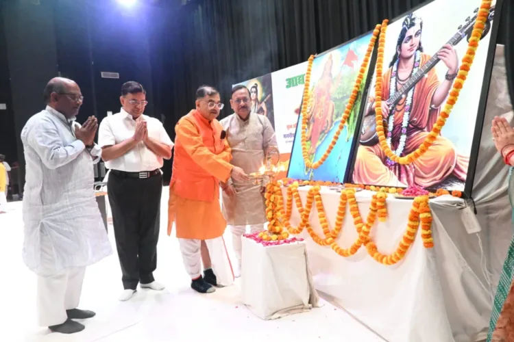 Tarun Vijay addressing Narad Jayanti Seminar in Gorakhpur