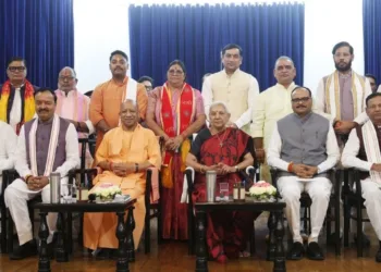 योगी मंत्रिमंडल का विस्तार हुआ। मुख्यमंत्री योगी आदित्यनाथ की मौजूदगी में राज्यपाल आनंदी बेन पटेल ने नए मंत्रियों को शपथ दिलाई।