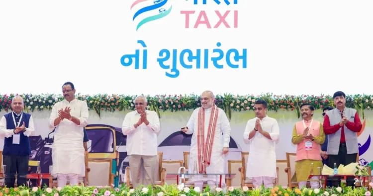भारत टैक्सी का शुभांरभ करते केंद्रीय गृह एवं सहकारिता मंत्री अमित शाह