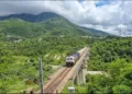 Chicken neck rail corridor