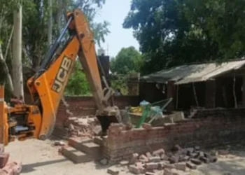 उन्नाव में अवैध मदरसा ध्वस्त