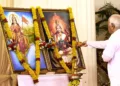 भारत माता और मां सरस्वती को पुष्पार्चन करते सरसंघचालक श्री मोहन भागवत