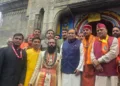 भगवान बद्रीविशाल और बाबा केदारनाथ के धाम पहुंचे मुकेश अंबानी।
