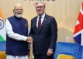 भारत के प्रधानमंत्री नरेंद्र मोदी और ब्रिटेन के प्रधानमंत्री कीर स्टार्मर