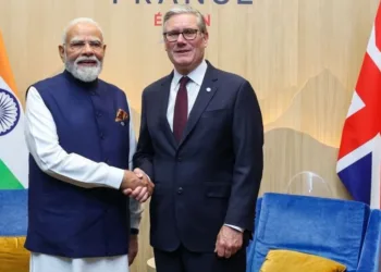 भारत के प्रधानमंत्री नरेंद्र मोदी और ब्रिटेन के प्रधानमंत्री कीर स्टार्मर