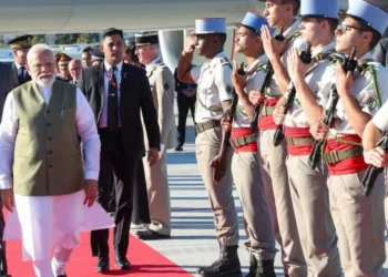 PM Modi France visit Airport honour