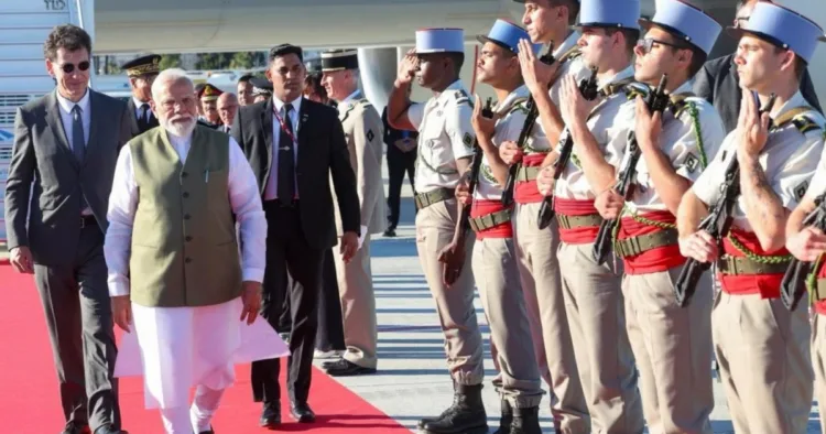 PM Modi France visit Airport honour