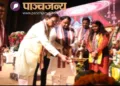 दीप प्रज्ज्वलित कर नागरिक अभिनंदन समारोह का उद्घाटन करते हुए मोहन चरण माझी।
साथ में हैं अभाविप के पदाधिकारी और अन्य अतिथि