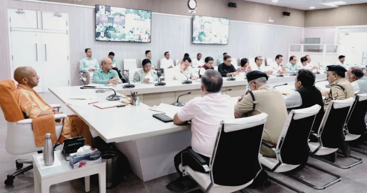 यूपी सरकार ने मुहर्रम के जुलूसों को लेकर कड़ा रुख अपनाया है