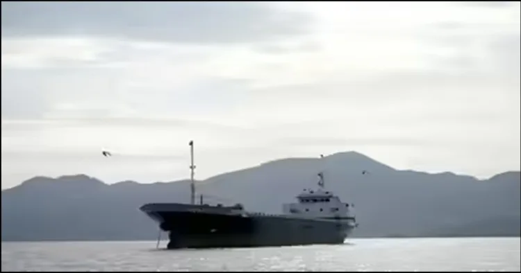 US rescue Indian sailing