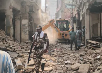 Varanasi buldozer action