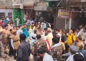 Varanasi Dalmandi Road Widening 4 Mosques Demolition Mutawalli Agreement PWD Administration