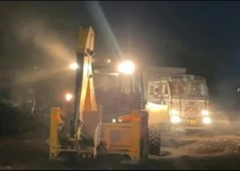 Varanasi Illegal mosque buldozed