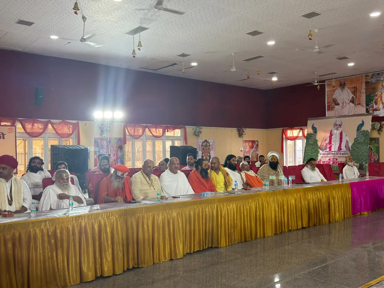 Ayodhya Sant Mandal Meeting Maniram Das Chhawani Ram Mandir Champat Rai VHP Panchjanya