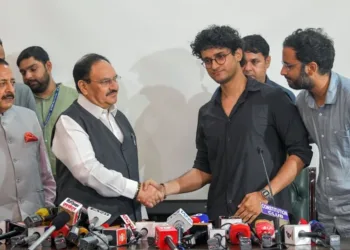 केंद्रीय मंत्री जेपी नड्डा, डॉ जितेंद्र सिंह से मुलाकात करते सीजेपी के प्रतिनिधि सौरव दास और आशुतोष रांका