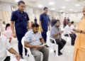 जनता दर्शन में फरियादियों की समस्याएं सुनते मुख्यमंत्री योगी आदित्यनाथ