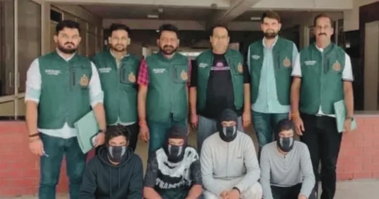 दिल्ली पुलिस ने चार आतंकियों को गिरफ्तार किया।