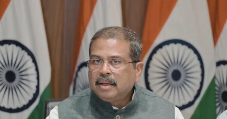 शिक्षा मंत्री धर्मेंद्र प्रधान का इस्तीफा