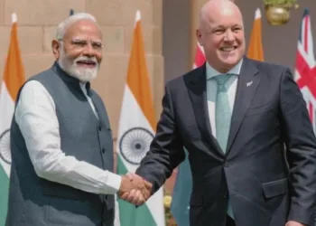 प्रधानमंत्री नरेंद्र मोदी और न्यूज़ीलैंड के प्रधानमंत्री क्रिस्टोफर लक्सन