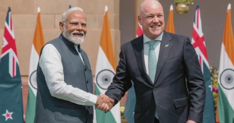 प्रधानमंत्री नरेंद्र मोदी और न्यूज़ीलैंड के प्रधानमंत्री क्रिस्टोफर लक्सन
