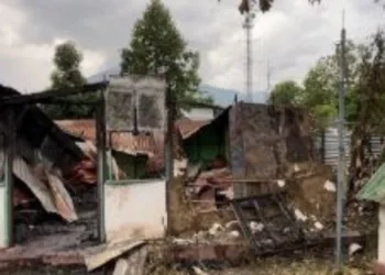 मणिपुर में मैतेई समुदाय के घरों में आग लगा दी गई