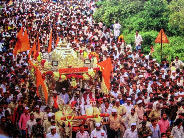 Pandharpur Wari Warkari Sampraday Hindu Unity Saint Dnyaneshwar Tukaram Vitthal Bhakti Panchjanya