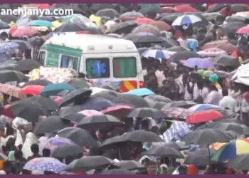 Puri Jagannath Rath Yatra 2026 Crowd Gives Way To Ambulance RSS Volunteers Service Human Corridor