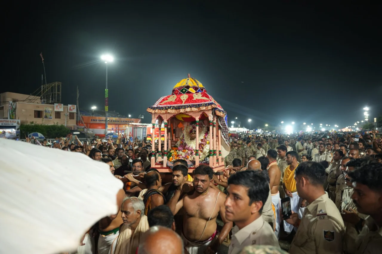 Puri Rath Yatra Hera Panchami Gundicha Temple Adap Mandap Darshan Lord Jagannath Mata Laxmi Panchjanya