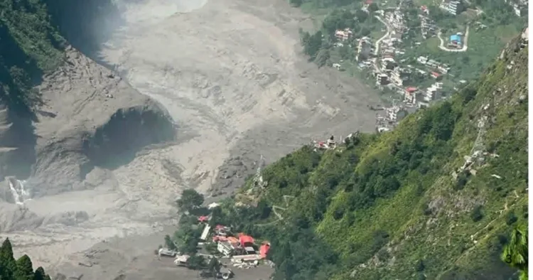 नेपाल में आई अचानक बाढ़