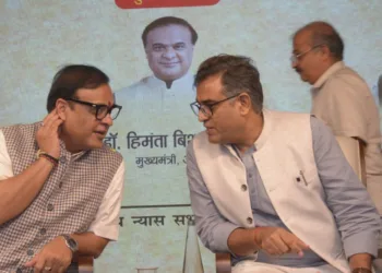 असम के मुख्यमंत्री डॉ. हिमंत बिस्वा सरमा और पाञ्चजन्य के संपादक श्री हितेश शंकर जी
