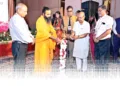 कार्यक्रम का शुभारंभ करते हुए रा.स्व. संघ, राजस्थान क्षेत्र के क्षेत्र संघचालक श्री रमेश चंद्र अग्रवाल। साथ में हैं (बाएं से) भारत प्रकाशन के प्रबंध निदेशक
श्री अरुण कुमार गोयल, आचार्य मिथिलेश नंदिनी शरण, पाञ्चजन्य के संपादक श्री हितेश शंकर एवं भारत प्रकाशन के निदेशक श्री बृज बिहारी गुप्ता।