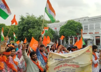 कनॉट प्लेस से गुजरती संस्कृत शोभायात्रा