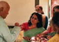 न्यूयार्क पहुंचने पर सरसंघचालक श्री मोहन भागवत का स्वागत करतीं मातृशक्ति