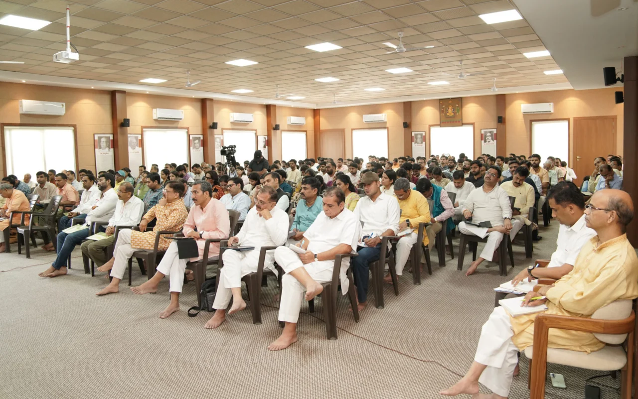 bhopal rashtriya sansthan chhatra samvad dattatreya hosabale