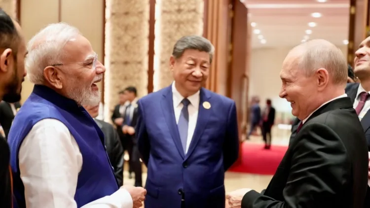 ब्रिक्स शिखर सम्मेलन 2026 में भारत के प्रधानमंत्री नरेंद्र मोदी, रूस के राष्ट्रपति व्लादिमीर पुतिन और चीन के राष्ट्रपति शी जिनपिंग।