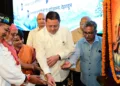 हिमालय दिवस के उपलक्ष्य में आयोजित ‘हिमालयो नाम नगाधिराजः’ कार्यक्रम में दीप प्रज्जवलित करते मुख्यमंत्री पुष्कर सिंह धामी।