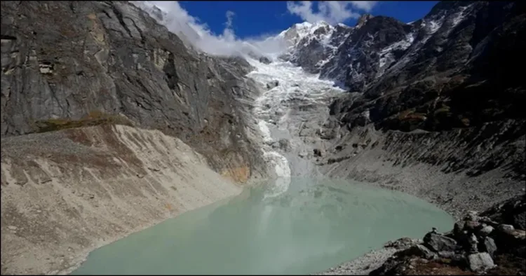 Himalyan glacier pollution