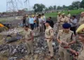 अवैध पटाखा फैक्ट्री के गोदाम पर चला बुलडोजर