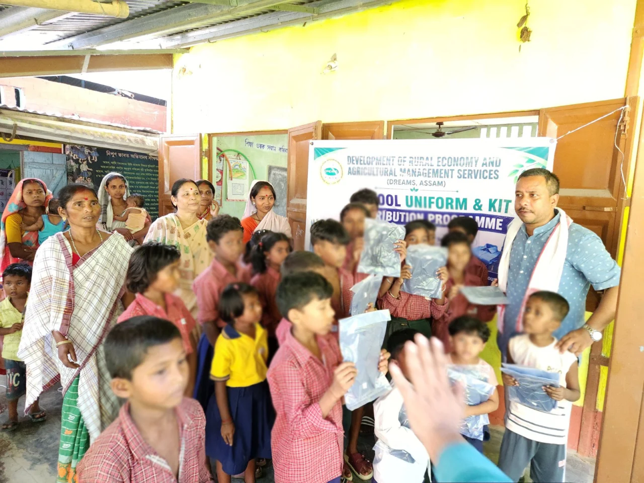 kisan sangh free uniforms notebooks and bags distributed to 7000 flood affected students