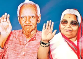 पूज्य पंडित श्रीराम शर्मा आचार्य और माता भगवती