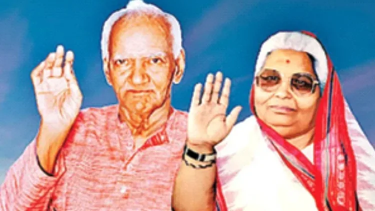 पूज्य पंडित श्रीराम शर्मा आचार्य और माता भगवती