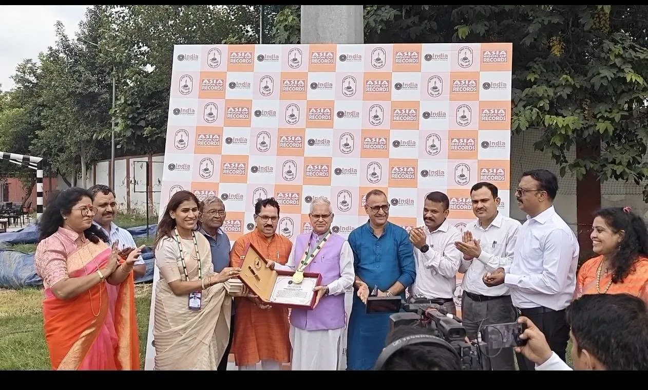 Namami Bharatam Vande Mataram 1 Crore People Singing Asia India Book of Records Panchjanya
