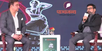 ओडिशा की उड़ान 2.0 में साइबर सुरक्षा विशेषज्ञ अमित दुबे  से बातचीत करते हुए  वरिष्ठ पत्रकार अनुराग पुनेठा
